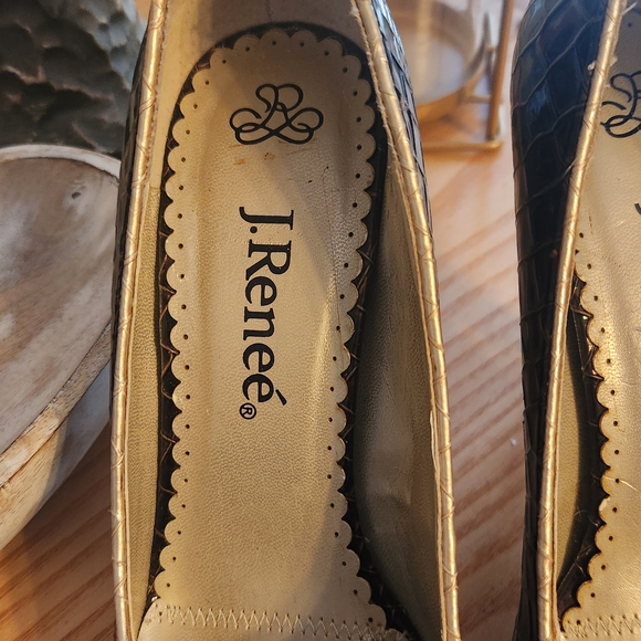 J.Renee Brown-Gold Croc-Embossed Women's Heels - Picture 4 of 7